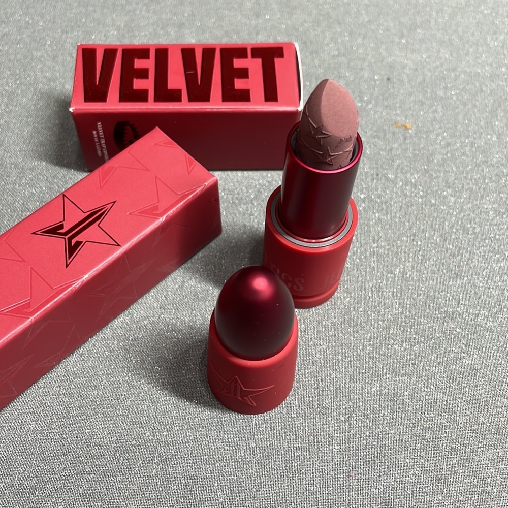 Jeffree Star Cosmetics Velvet Trap Lipstick- Mouse Trap